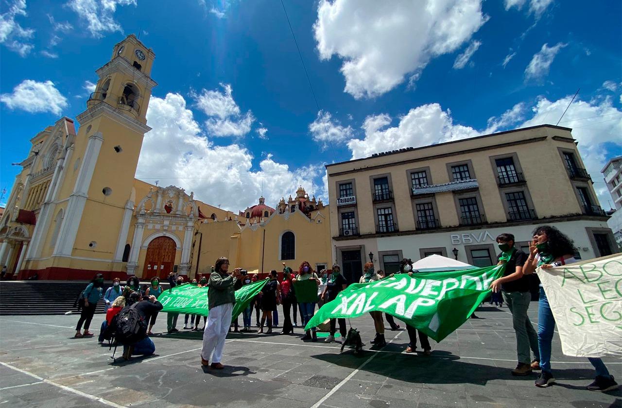 Grupo provida impulsa amparo para revertir aborto legal en Veracruz