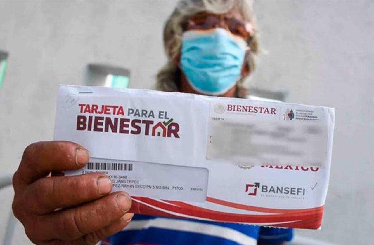 Mujer roba tarjetas del bienestar a adultos mayores en Xalapa