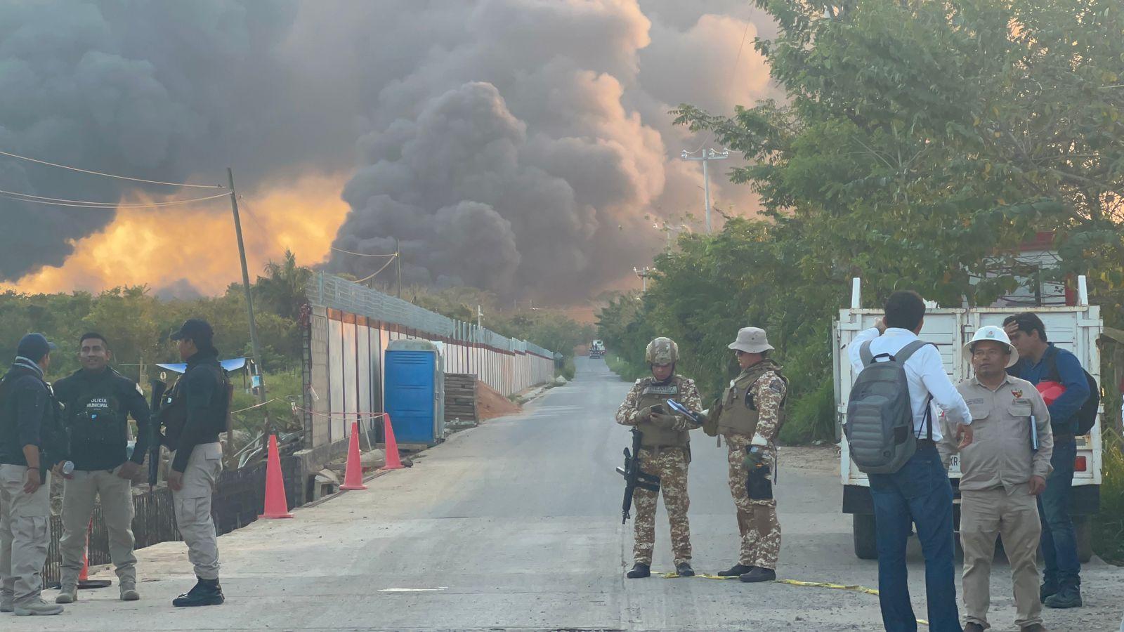 Extinguen incendio en PEMEX Veracruz; familias, sin reportes sobre obreros